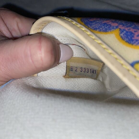 Vintage Hearts Dooney And Bourke Wristlet Wallet Pouch - Picture 7 of 12